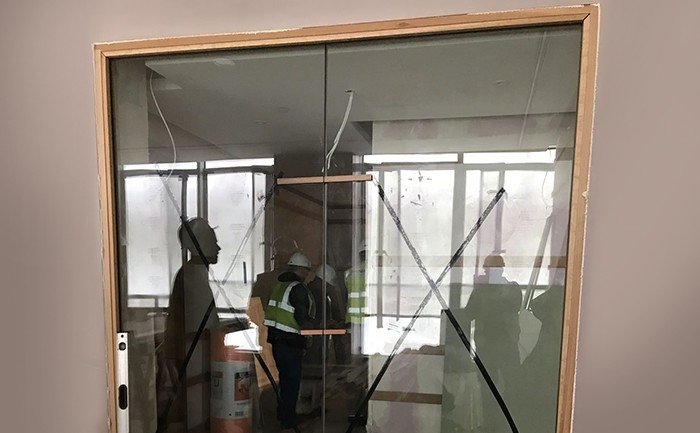 Fire rated glass